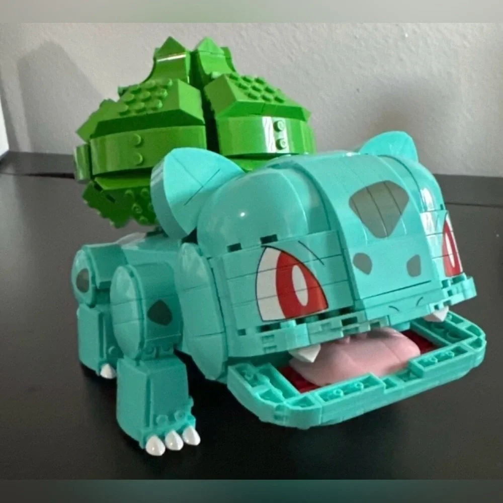 Mega Pokémon Bulbasaur Building toy kit with 1 action Figure-789 pcs